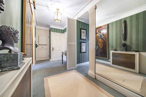 2 bedroom flat for sale, Wimbledon Park Side, Wimbledon Common, London, SW19