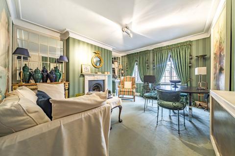 Wimbledon Park Side, Wimbledon Common, London, SW19