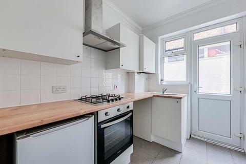 2 bedroom flat for sale, Elmer Avenue, Southend-on-sea, SS1