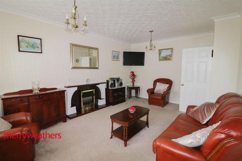 2 bedroom semi-detached bungalow for sale, Sunnybank Crescent, Brinsworth, Rotherham