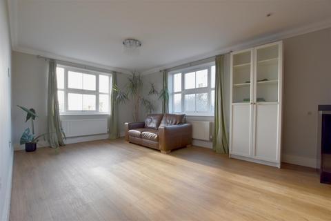 2 bedroom apartment to rent, 23 Copse Road, Redhill