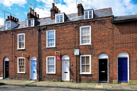 2 bedroom townhouse to rent, Cross Street, Canterbury