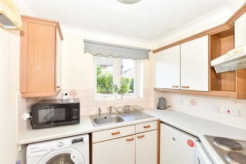 1 bedroom ground floor flat for sale, Gales Drive, Three Bridges, Crawley, West Sussex