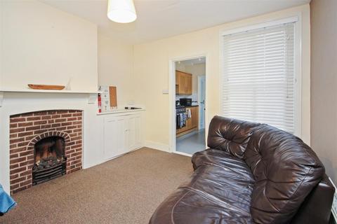 2 bedroom terraced house to rent, St. Peters Grove, Canterbury