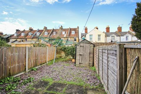 2 bedroom terraced house to rent, St. Peters Grove, Canterbury