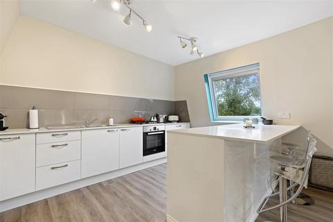 2 bedroom flat to rent, Edith Road, London, W14