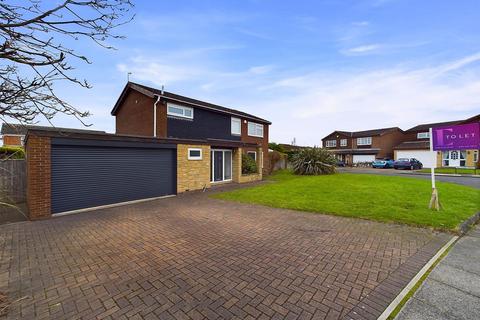 4 bedroom detached house to rent, Haddington Road, Whitley Bay