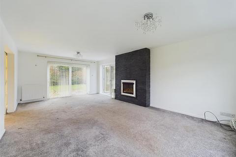 4 bedroom detached house to rent, Haddington Road, Whitley Bay