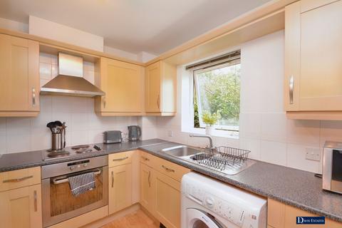 2 bedroom flat for sale, Warwick Close, Hornchurch, RM11