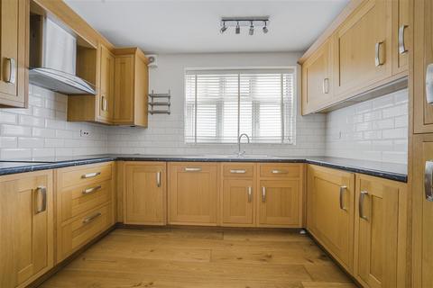 2 bedroom apartment for sale, Ravenscar Lodge, London,, London