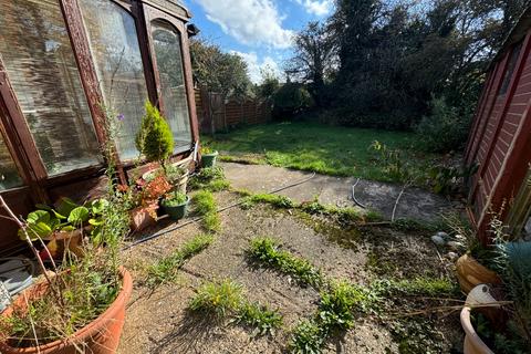 3 bedroom semi-detached house for sale, Rowlfield, Luton