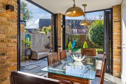 4 bedroom terraced house for sale, Ormeley Road, SW12