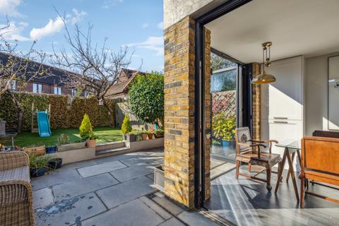 4 bedroom terraced house for sale, Ormeley Road, SW12