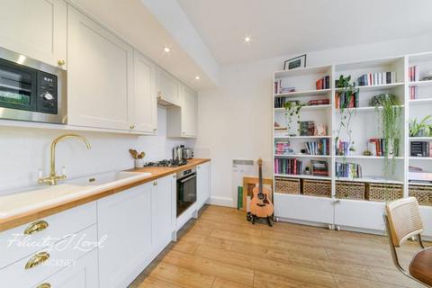 1 bedroom flat for sale, Chatsworth Road, Clapton, E5