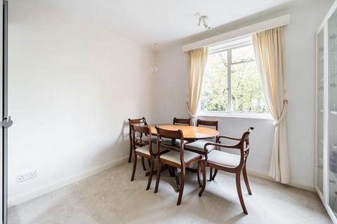 3 bedroom flat for sale, Meadway Court, The Ridings, Ealing W5