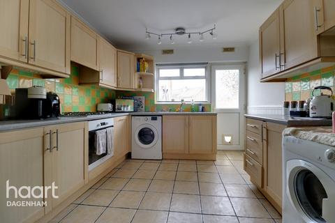 3 bedroom terraced house for sale, Connor Road, Dagenham