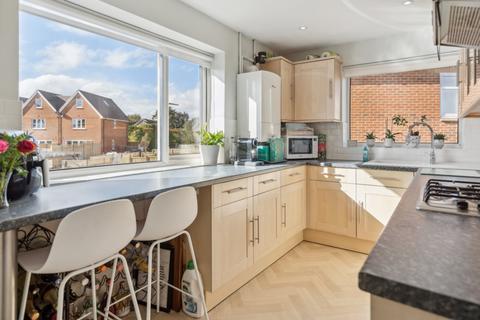 2 bedroom maisonette for sale, Austenwood Close, Chalfont St. Peter, Buckinghamshire, SL9