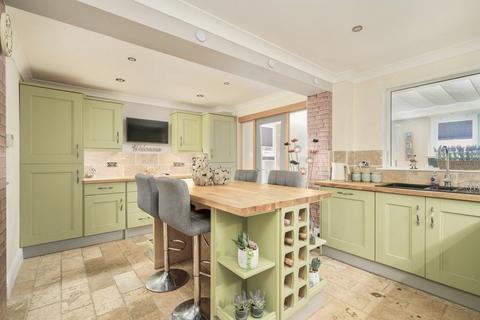 5 bedroom detached house for sale, Adwalton Green, Drighlington