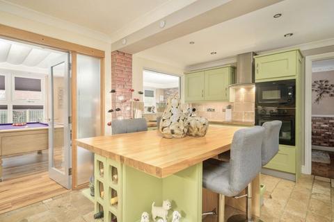 5 bedroom detached house for sale, Adwalton Green, Drighlington