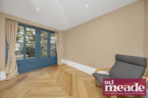 3 bedroom terraced house to rent, Bancroft Road, Stepney Green, E1