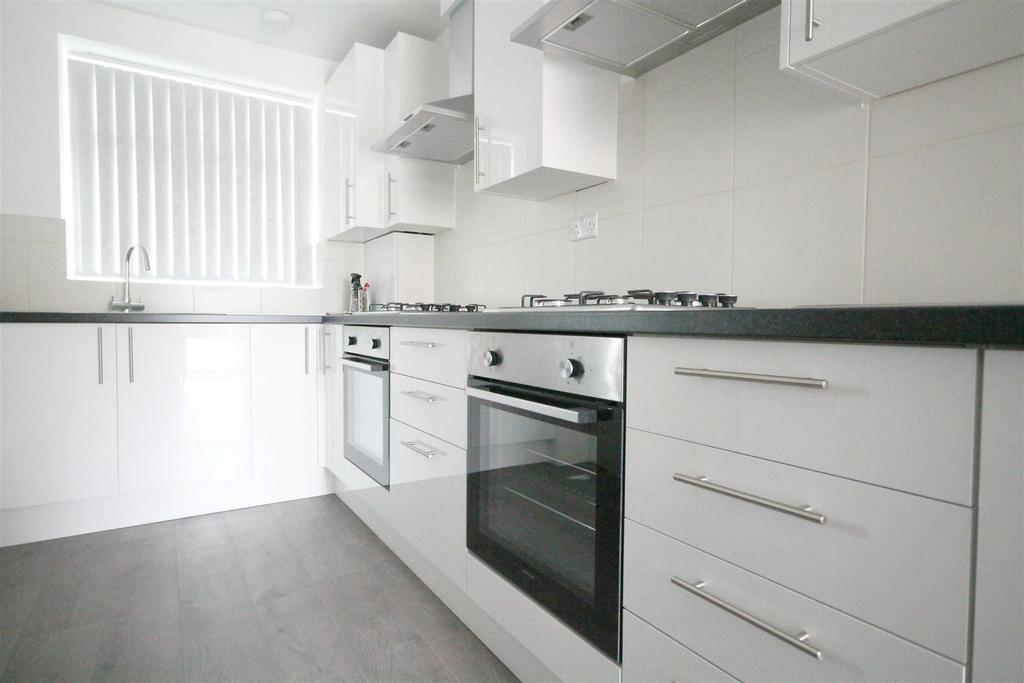 Kitchen 1, 2.jpg