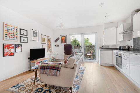 1 bedroom apartment for sale, Benhill Road, London, SE5