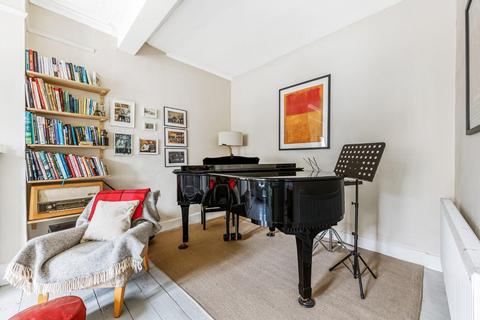 4 bedroom semi-detached house for sale, Egerton Gardens, W13