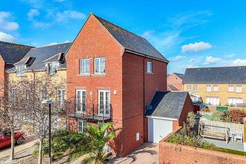 4 bedroom townhouse for sale, Creedy Drive, Christchurch, BH23