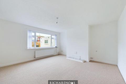 4 bedroom semi-detached house to rent, Chiltern Road, North Shields