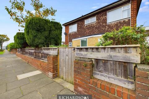 4 bedroom semi-detached house to rent, Chiltern Road, North Shields