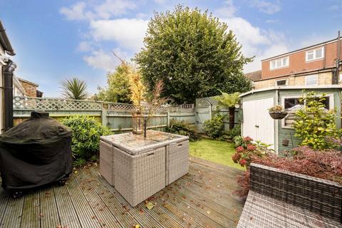 26 Dudley Gardens, London, W13 9LT