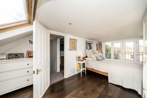 26 Dudley Gardens, London, W13 9LT