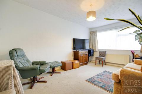 2 bedroom maisonette for sale, Cheviot Close, Enfield