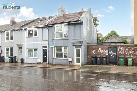 4 bedroom end of terrace house to rent, Hollingdean Road, Brighton BN2