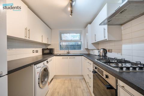4 bedroom end of terrace house to rent, Hollingdean Road, Brighton BN2