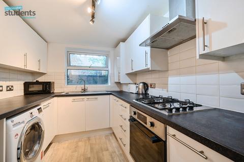 4 bedroom end of terrace house to rent, Hollingdean Road, Brighton BN2