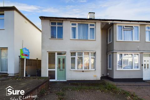 4 bedroom semi-detached house to rent, Lawn Lane, Hemel Hempstead, Hertfordshire, HP3 9HS