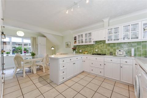 3 Baytree Close, Chichester, PO19 5UF