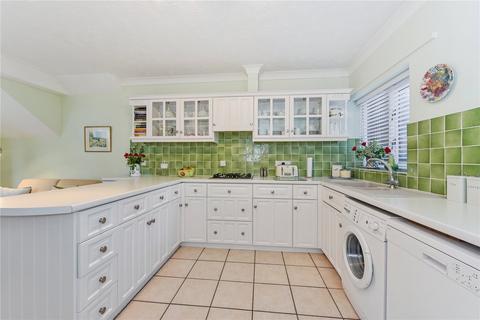 3 Baytree Close, Chichester, PO19 5UF