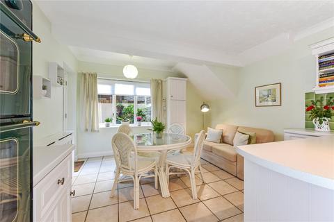 3 Baytree Close, Chichester, PO19 5UF