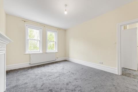 3 bedroom apartment to rent, Grantully Road London W9