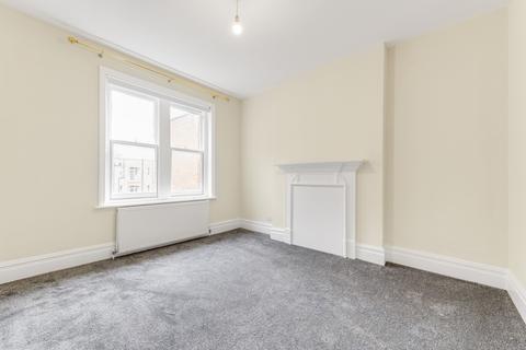 3 bedroom apartment to rent, Grantully Road London W9