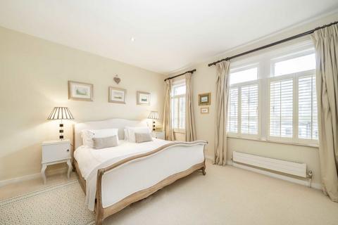 4 bedroom semi-detached house for sale, Dempster Road, London SW18