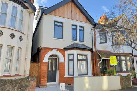 4 bedroom detached house for sale, Leigh on Sea SS9