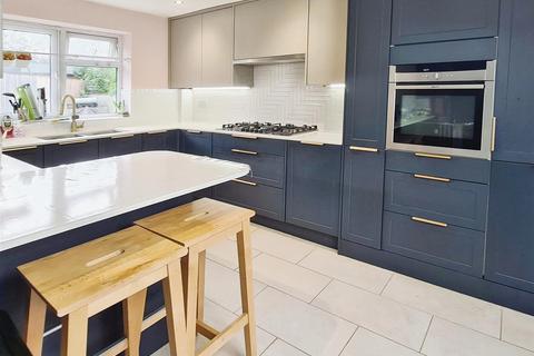 3 bedroom semi-detached house for sale, Stonehouse Close, Leamington Spa