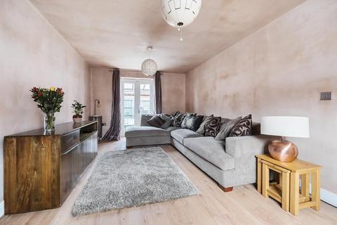 5 bedroom terraced house for sale, Aylesbury,  HP19,  Buckinghamshire,  HP19