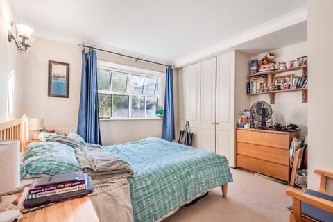 2 bedroom flat to rent, Putney Hill Putney SW15