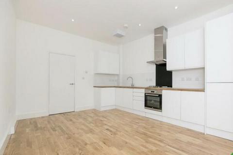 2 bedroom maisonette to rent, Hornsey Road, London, N7