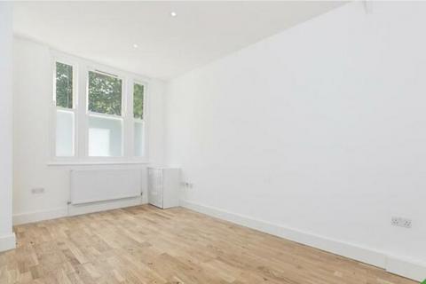 2 bedroom maisonette to rent, Hornsey Road, London, N7