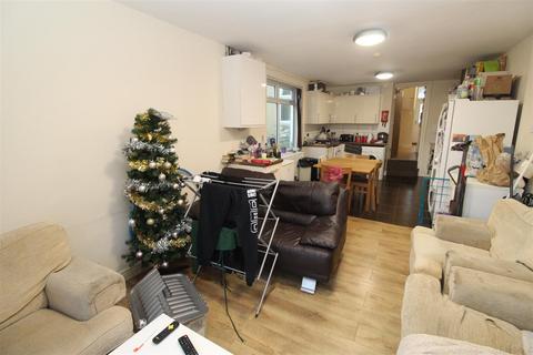 7 bedroom house to rent, Monthermer Road, Cardiff CF24